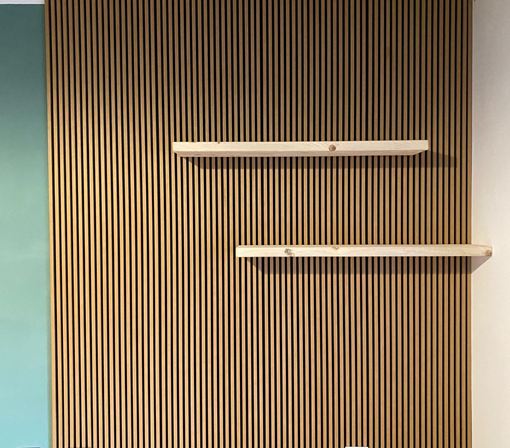 Boiserie fonoassorbente in sala zona giorno