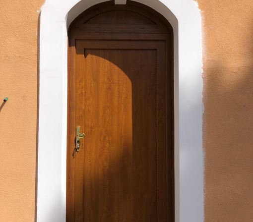 Serramento porta d'ingresso 