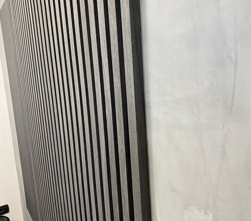 Boiserie fonoassorbente per postazione ufficio