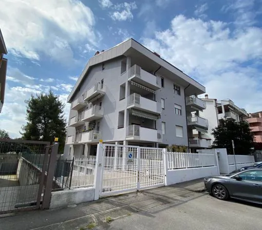 Condominio San Massimo VR, rifacimento delle facciate, copertura e parapetti