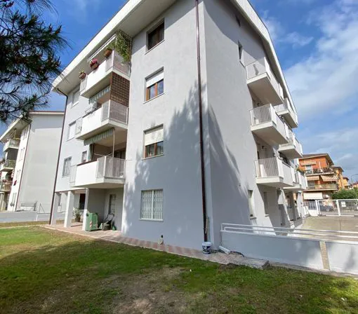 Condominio San Massimo VR, rifacimento delle facciate, copertura e parapetti