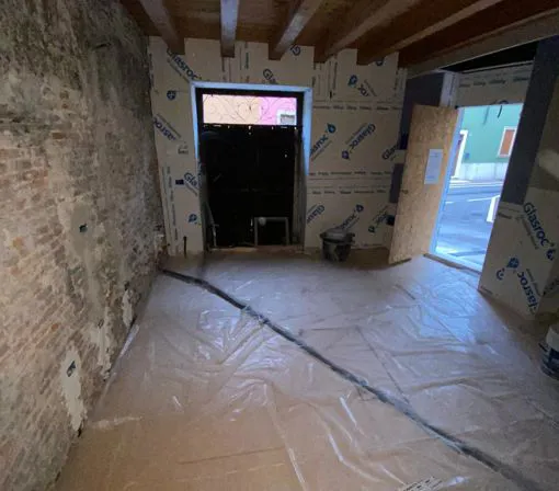 Pescantina VR: trasformazione di vecchia bottega in appartamento bilocale